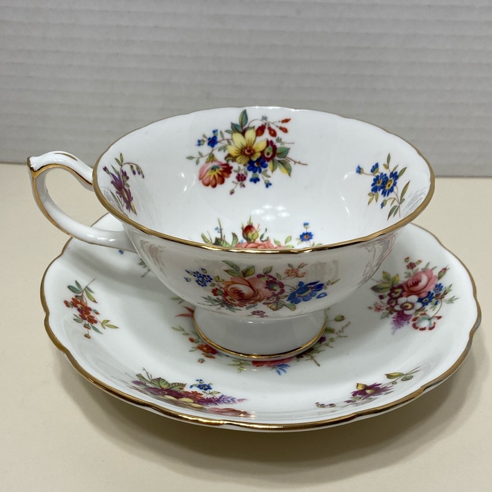 Hammersley & Co Bone China F Howard  Floral Pattern Gold Trim Cup Saucer England
